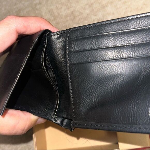 LEVI’S Men’s Black Leather RFID Protection Bifold Wallet - Picture 8 of 13